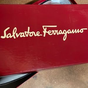Vintage Salvatore Ferragamo Women’s silver pumps